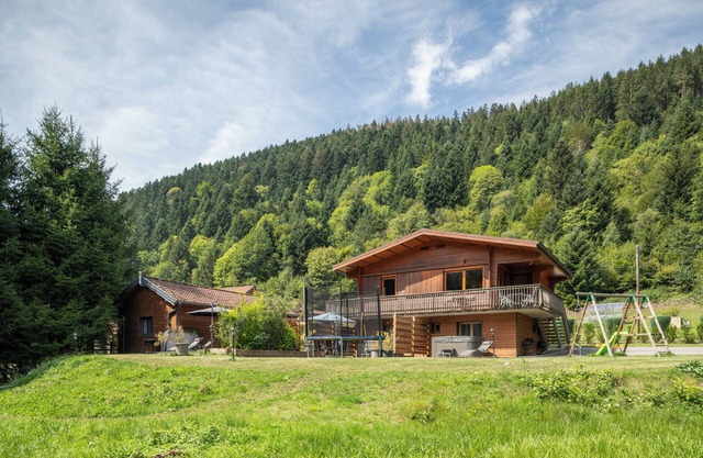 Chalet du Bouchot 1: private spa, play area, 4p