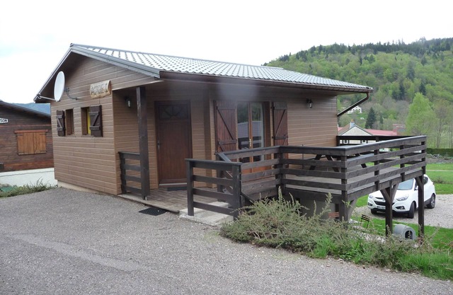 Chalet at the foot of the Alsace balloon near shops, while being quiet