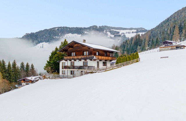 Chalet in a dreamlike panoramic location