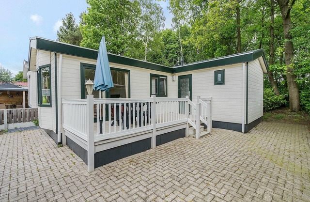 Chalet in Parc de Kievit with Large Garden