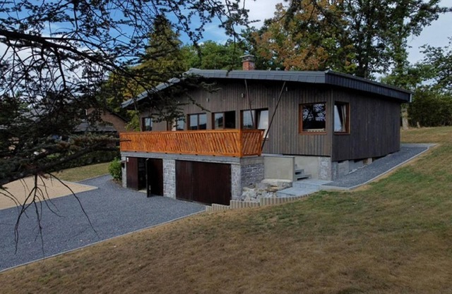 Chalet in Rochefort with Garden BBQ