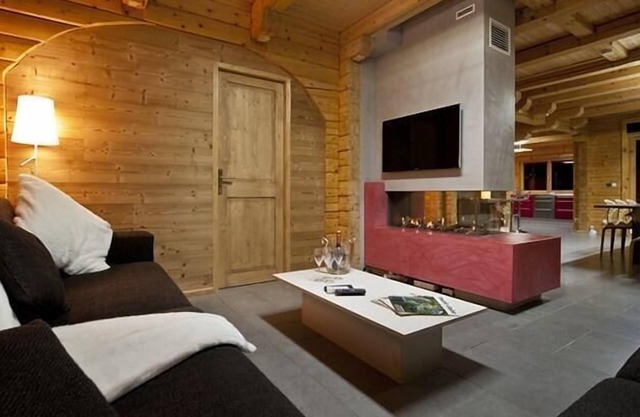 Chalet, sauna, terrace, fireplace or stove, parking, tv, ski locker, 270m², La Plagne