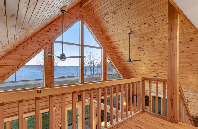Chalet-style cabin on Lake Champlain with private beach & bikes - dog-friendly