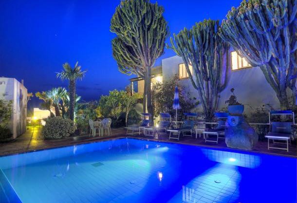 Chambre d'Hôtes ∙ 4 bedrooms ∙ 16 guests