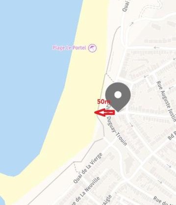 Chambre privée à 50 m de la plage- Parking privé, salle de bain et cuisine commune