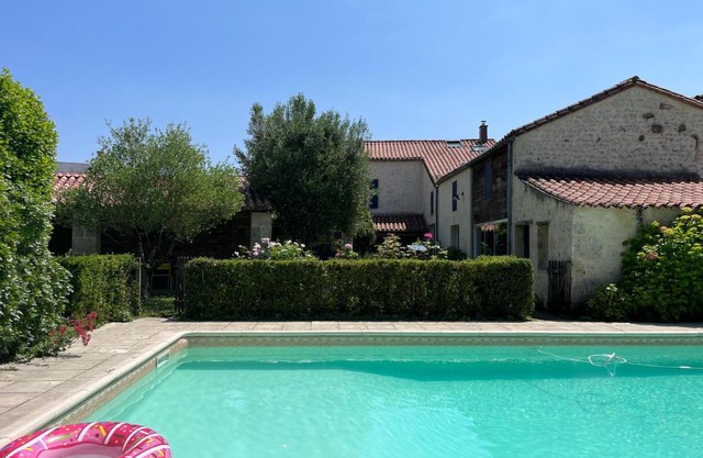 Chambres de charme avec jardin et piscine