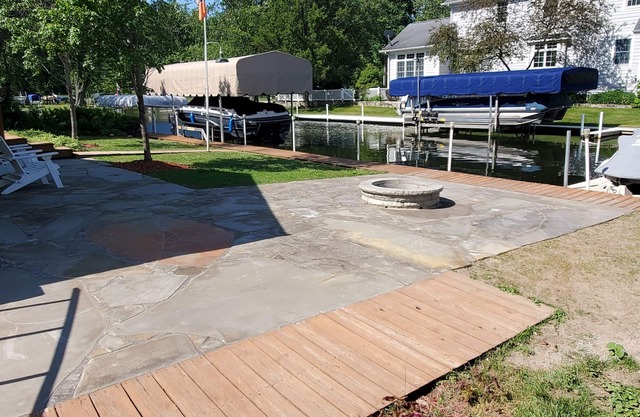Channel Property on Lake Wawasee - bring your boat/dog!