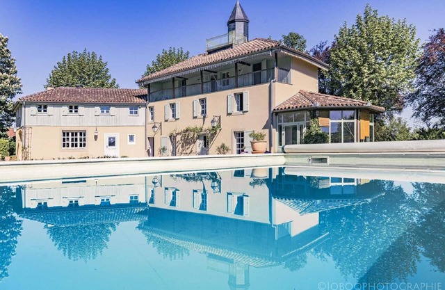 Character house with private swimming pool