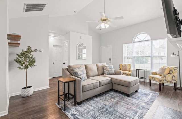 Charlotte Getaway: 3-Bedroom Gem with Big Backyard
