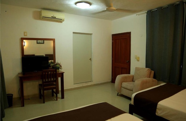 Charly Hotel