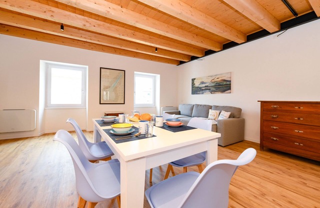 Charm Lakefront Apartment Panorama MGH