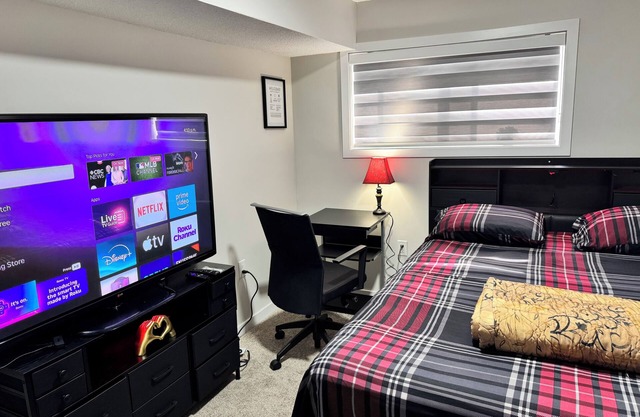 Charm Private Room in Beaumont near YEG Airport/Shared Bathroom/Shared Kitchen