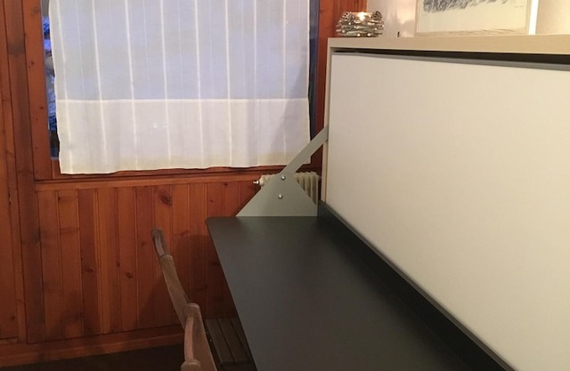 Charmant and romantic apartment just steps from the ski slopes, free Wi-Fi.
