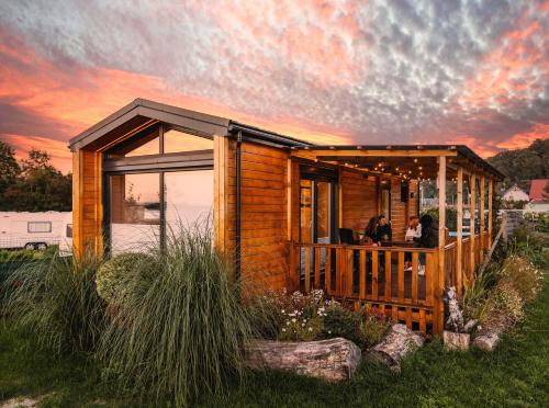 Charmful Beach Cabin - Sauna - Private Hot Tub
