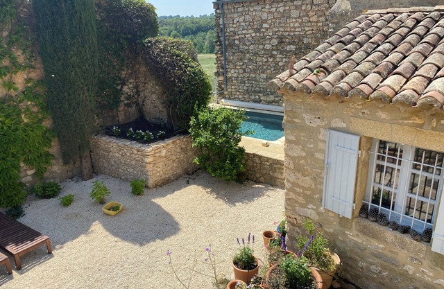 Charming Provençal Farmhouse in La Capelle et Masmolene near Uzes
