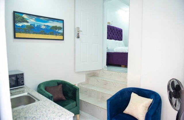 Charming 1-Bed Apartment in Abuja