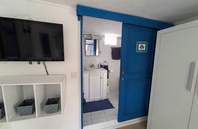 Charming 1-bedroom apartment with WiFi and AC in picturesque Le Morne Brabant
