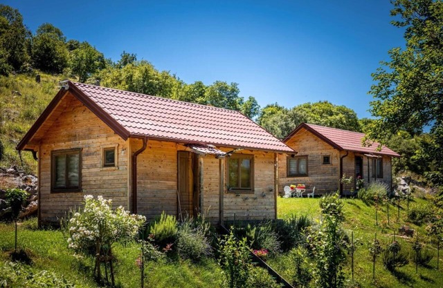Charming 1-bedroom cottage in marvelous Zeta with WiFi, AC