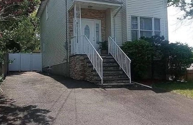 Charming 1-bedroom with Separate Entrance in peaceful Keyport