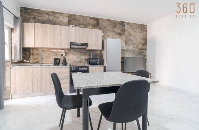 Charming 1BR with comfy bed w/WIFI & AC in Tarxien