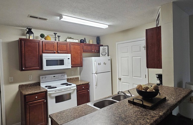 Charming 2-bedroom 2 bath unit just steps away from Purdue's Chauncey Village!