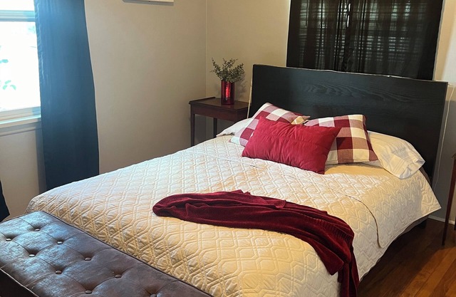 Charming 2 bedroom 1 bathroom home in Northwest Salem