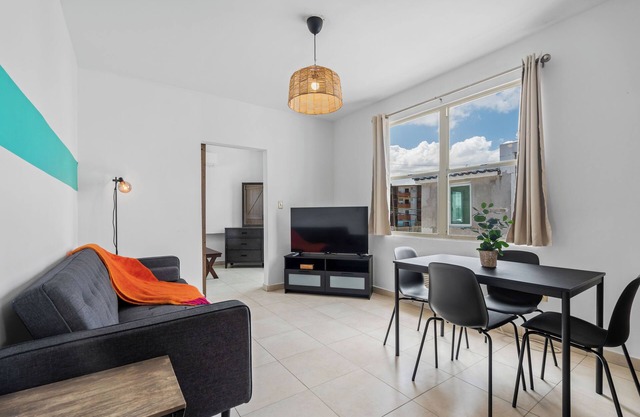 Charming 2-Bedroom Apartment Steps from the Beach
