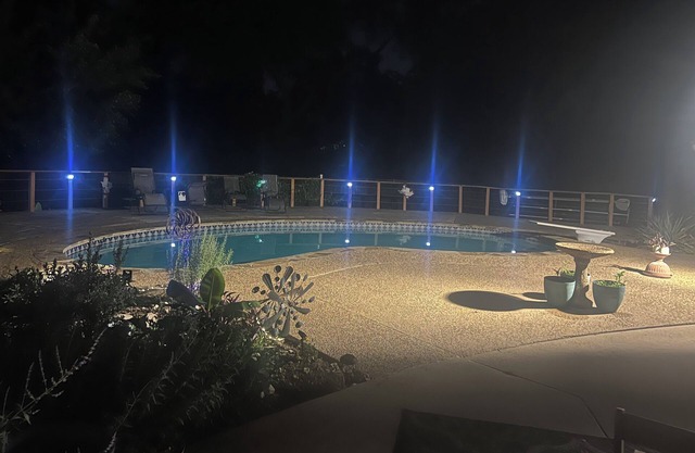 Charming 2-bedroom cottage with WiFi and AC in Hewitt & beautiful swimming pool