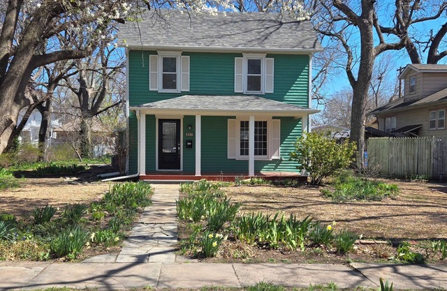 Charming 2-bedroom House near Downtown