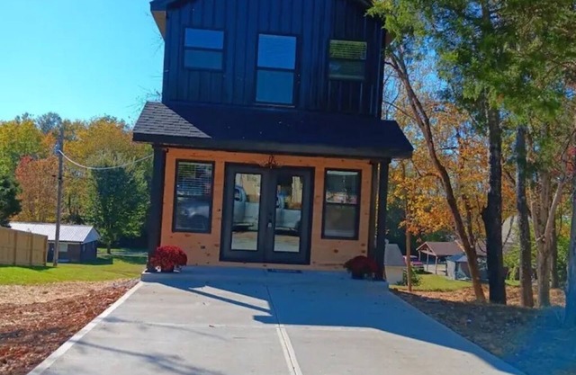 Charming 2-bedroom lodge with WiFi, AC in beautiful Somerset