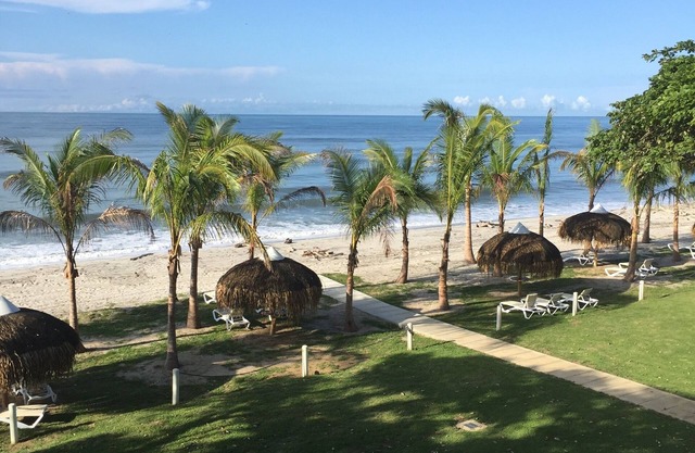 Charming 2-bedroom condo in perfect Punta Chame with AC Enjoy White Sands