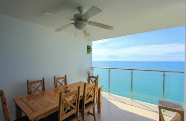 Charming 2-bedroom apartment in fabulous San Carlos with AC