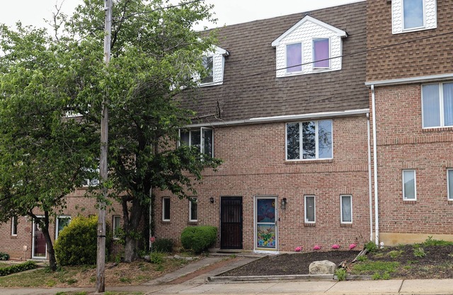 Charming 2-bedroom townhome with WiFi, AC in Wilmington
