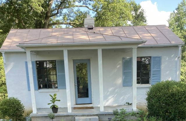 Charming 2 Floor Cottage on Picturesque Farm