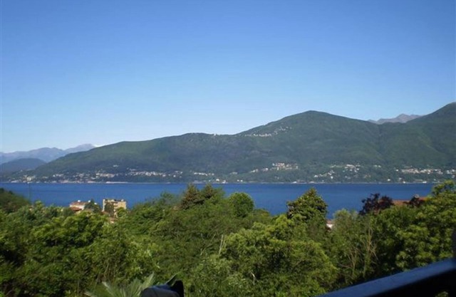 Charming 2-room apartment with balcony & beautiful lake view