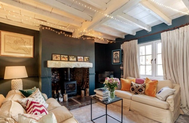 Charming 2BD Cottage near York, Cozy Retreat for 3