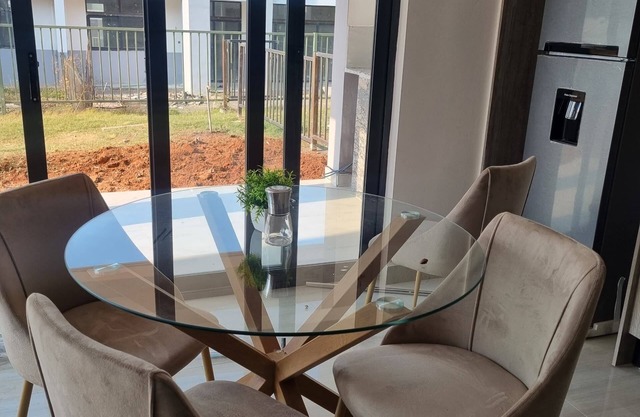 Charming 2Beds-3Baths Apt with WiFi and backup solar in Ibex Kingsland Lusaka 1