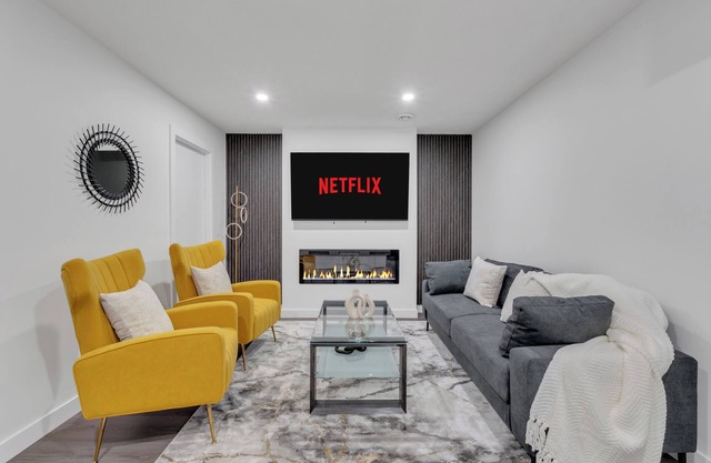 Charming 2BR Escape W/Fireplace