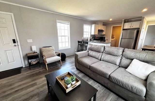 Charming 2BR Warren House