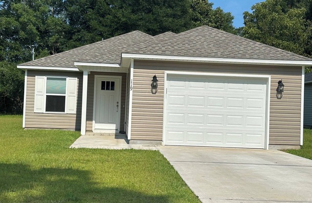 Charming 3-bedroom 2-bath new build in the heart of crestview