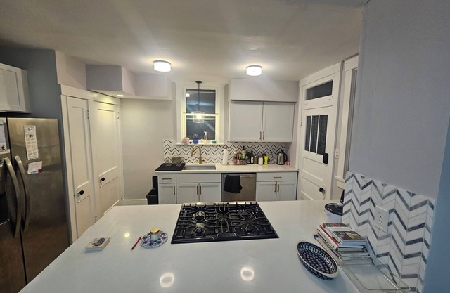 Charming 3-bedroom house with AC and WiFi in cozy Pittsburgh Mt Lebanon Area