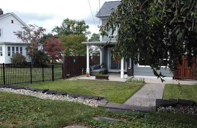 Charming 3-bedroom house with AC, fitness equipment, WiFi in brilliant Brewster