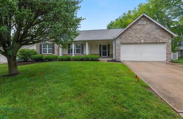 Charming 3-bedroom house with WiFi, AC in O'Fallon