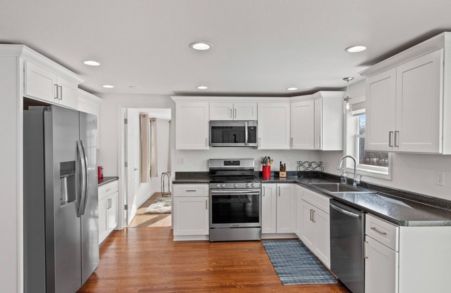 Charming 3-bedroom newly renovated house located in the Village of Amherst