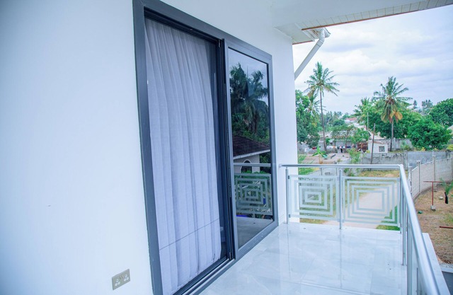Charming 3-bedroom building with WiFi, AC in marvelous Dar es Salaam