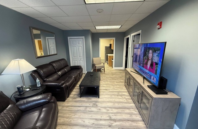 Charming 3-bedroom apartment with AC, WiFi in delightful Presque Isle