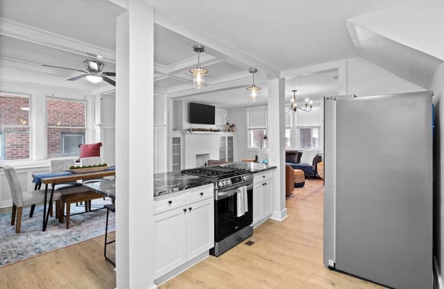 Charming 3Bedroom Near Downtown, Parking, Walkable