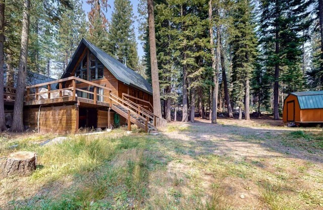 Charming 3BR Cabin Near 3 Ski Resorts