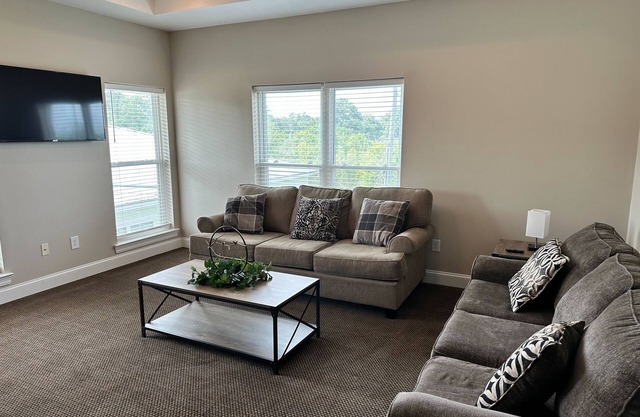Charming 3BR Home/Free Parking/Washer & Dryer