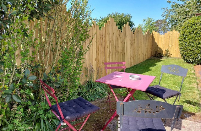 Charming 4-Bed House with Garden, 10min from Laval, Ideal for Families and Professionals
